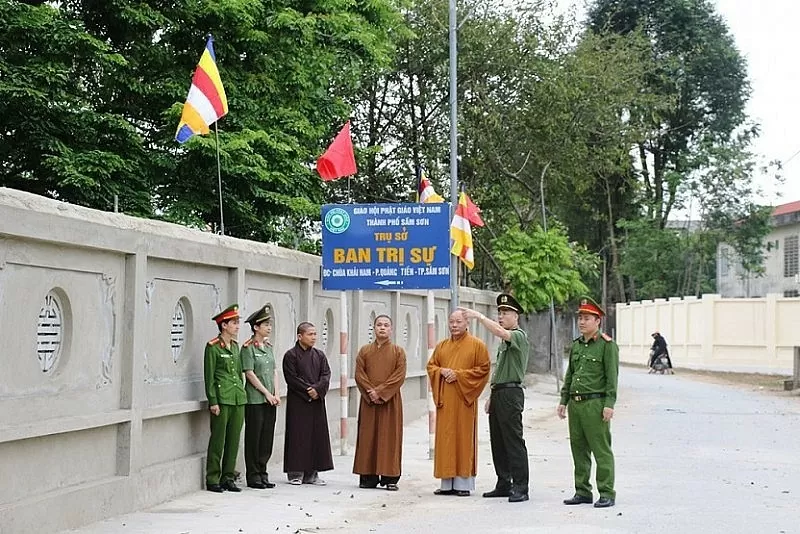 Sức mạnh toàn dân trong bảo vệ an ninh tổ quốc vùng đồng bào tôn giáo