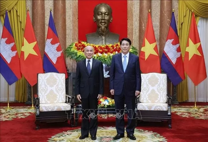 Cambodian King wraps up state visit to Vietnam