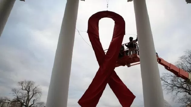 Báo động tỷ lệ nhiễm HIV ở trẻ em gái và phụ nữ trẻ
