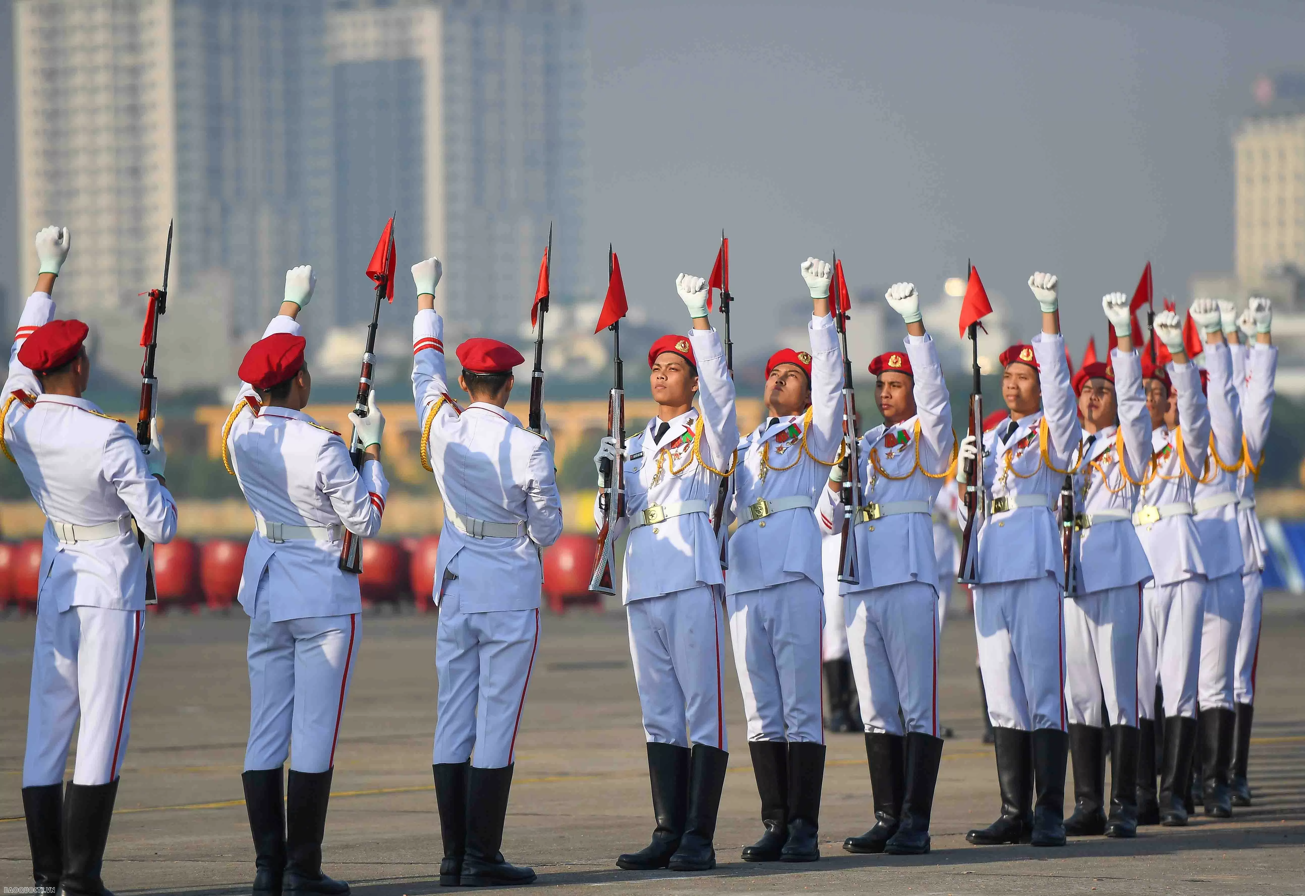 Đại tướng Phan Văn Giang đề nghị các lực lượng ngày làm việc, đêm suy nghĩ... chuẩn bị tốt Triển lãm Quốc phòng quốc tế