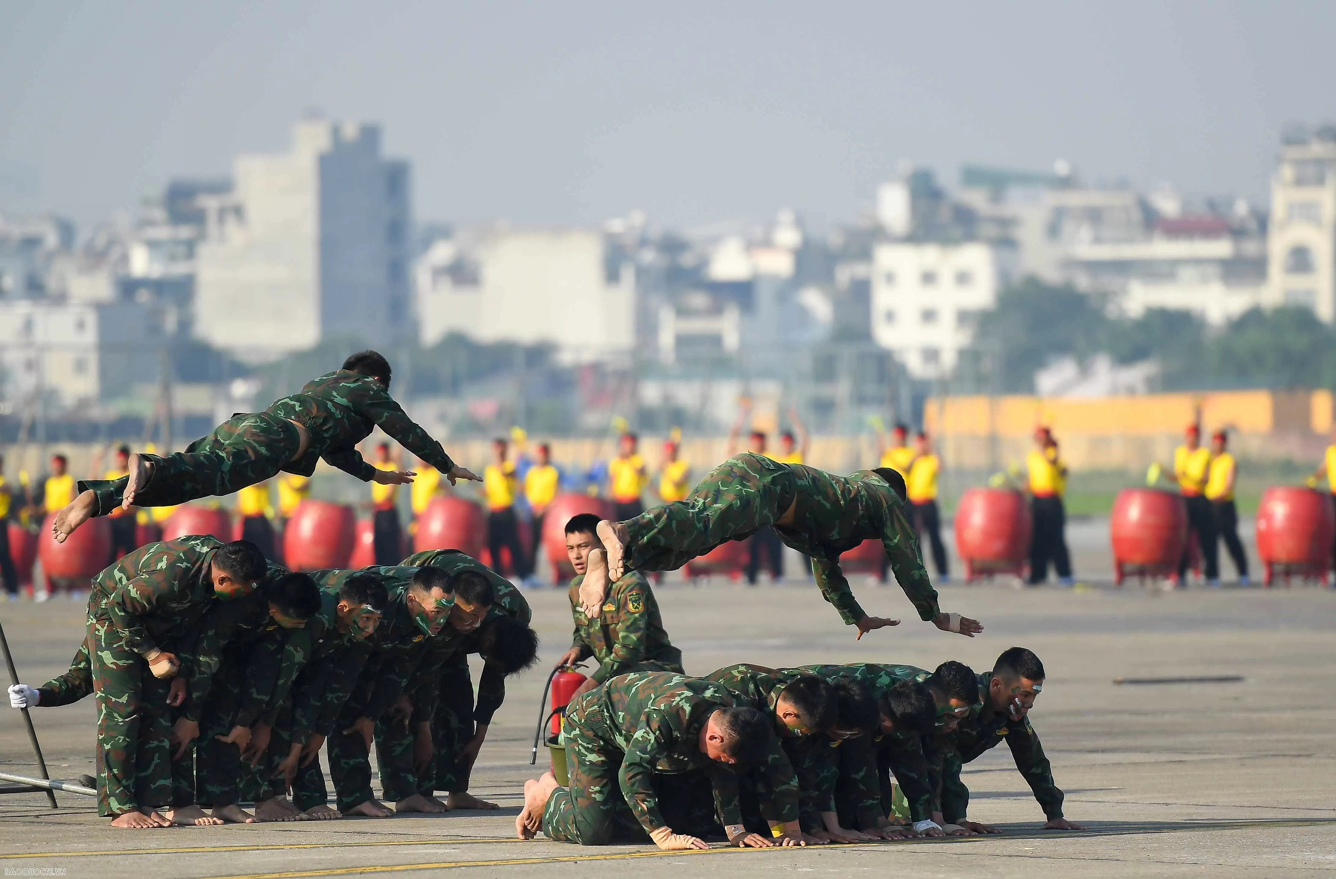 Đại tướng Phan Văn Giang đề nghị các lực lượng ngày làm việc, đêm suy nghĩ... chuẩn bị tốt Triển lãm Quốc phòng quốc tế