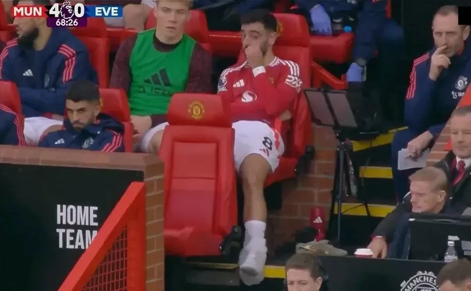 Hình ảnh đáng lo ngại của Bruno Fernandes trước đại chiến Arsenal vs MU Hình ảnh đáng lo ngại của Bruno Fernandes trước đại chiến Arsenal vs MU