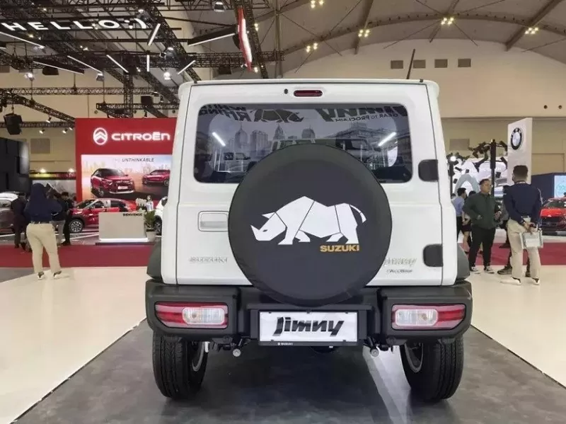 Cận cảnh Suzuki Jimny White Rhino Edition bản giới hạn ra mắt tại Indonesia