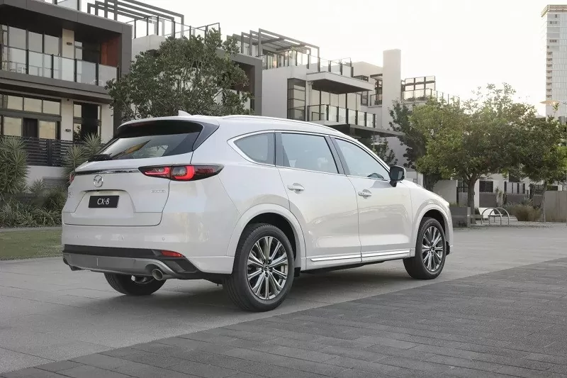 Mazda CX-8 2025 tăng giá so với bản cũ