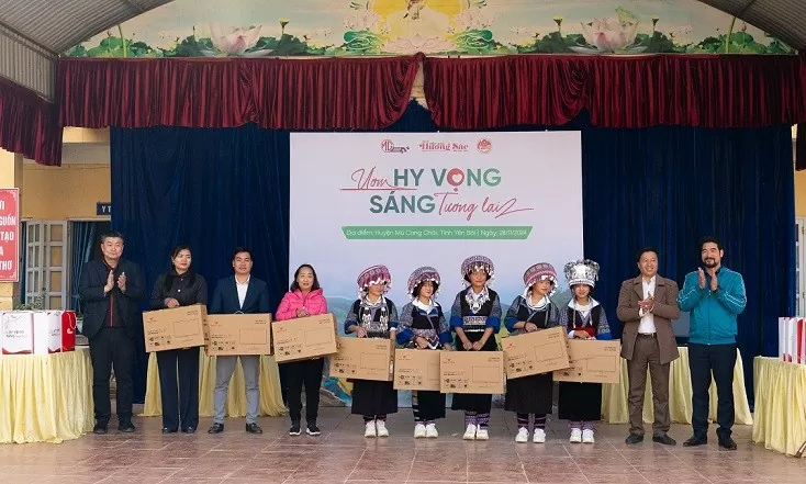 'Ươm hy vọng, sáng tương lai' đến với Lào Cai, Yên Bái