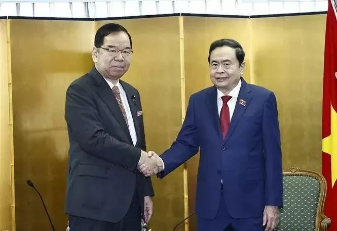 NA Chairman Tran Thanh Man receives leader of Japanese Communist Party