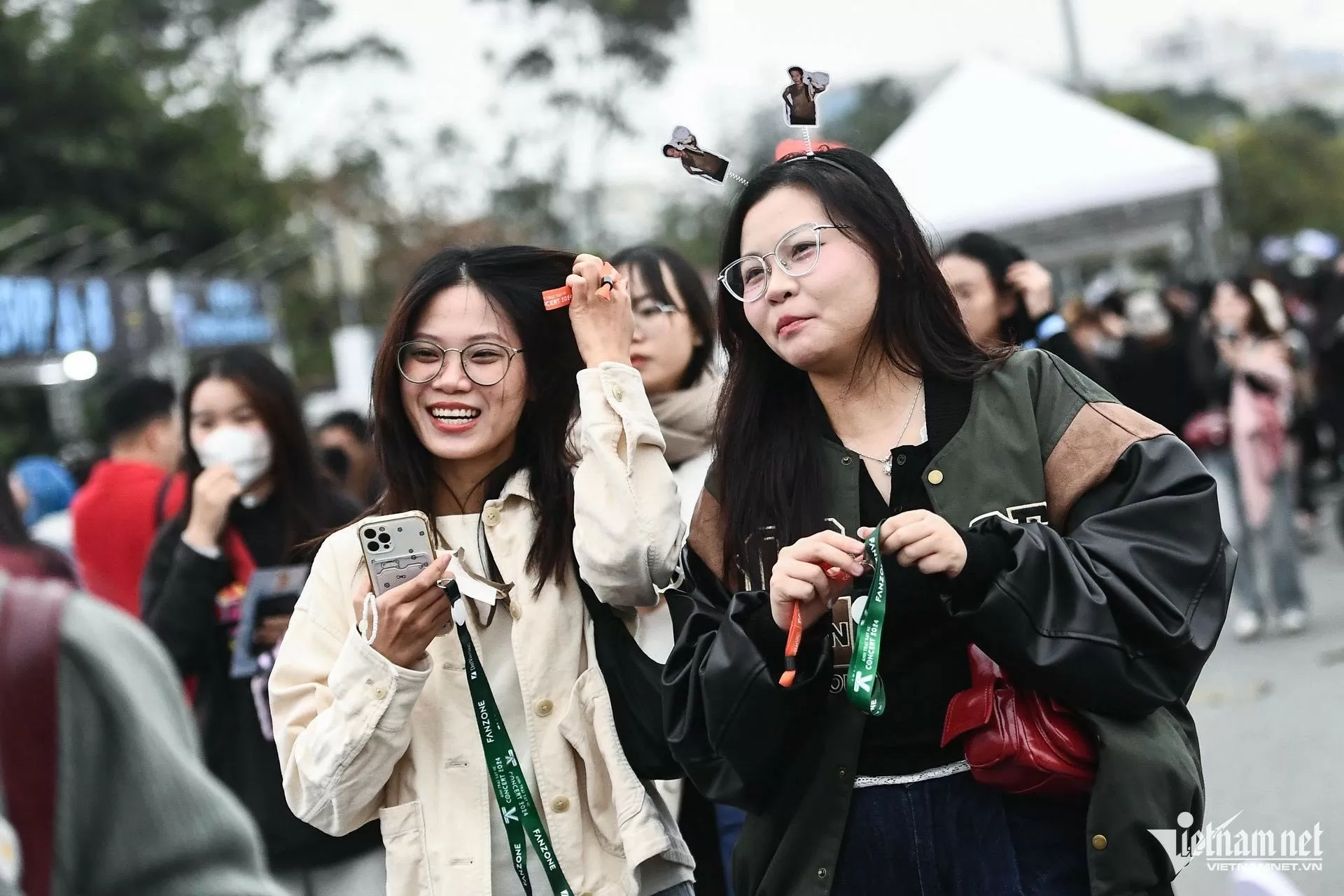 Dân văn phòng xin nghỉ làm sớm đi 'đu' Anh trai say hi