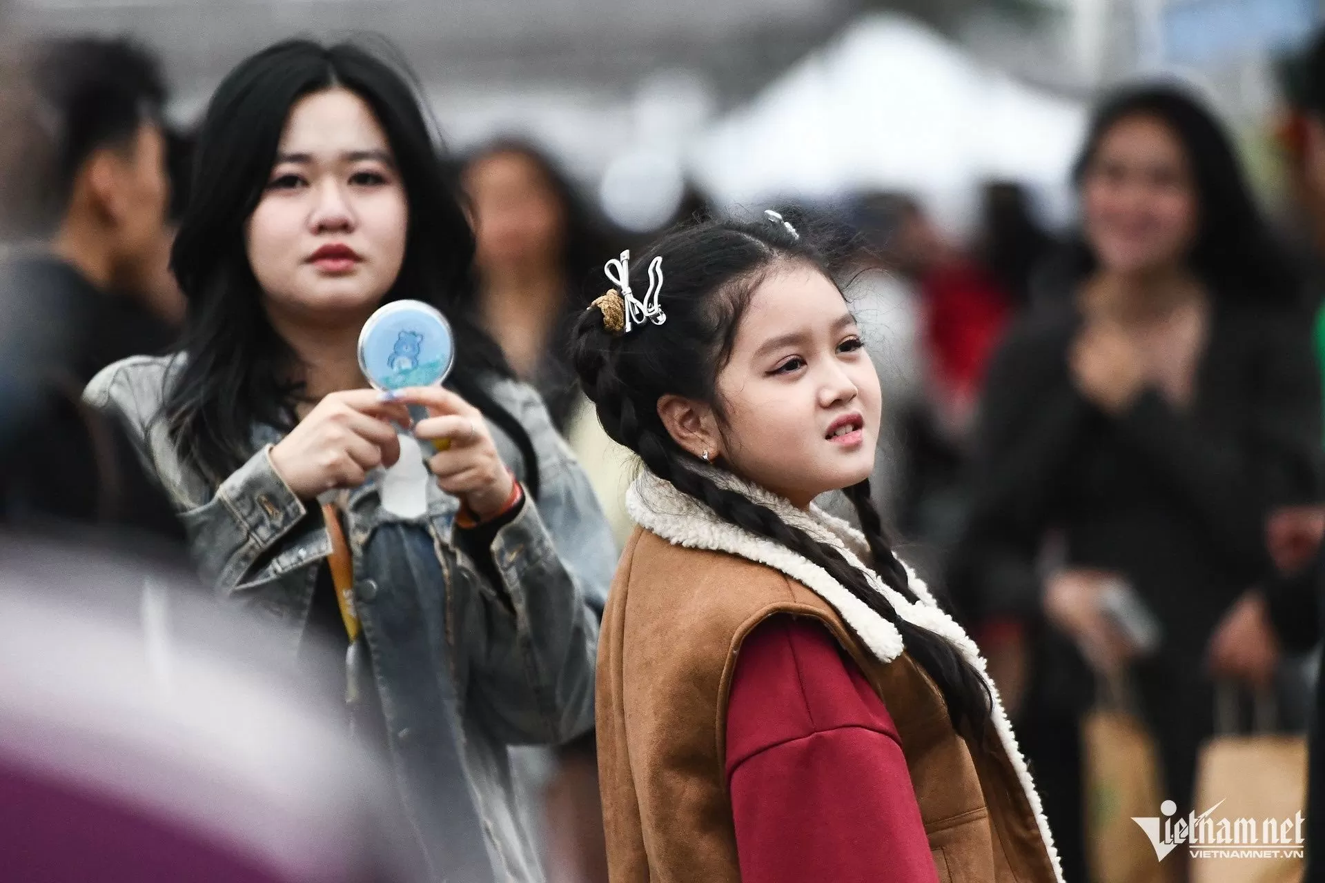 Dân văn phòng xin nghỉ làm sớm đi 'đu' Anh trai say hi