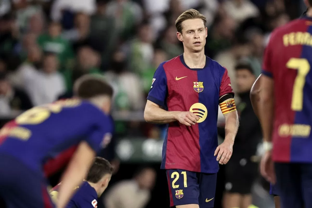Ân hận vì sai lầm, Frenkie De Jong xin lỗi đồng đội Barcelona Ân hận vì sai lầm, Frenkie De Jong xin lỗi đồng đội Barcelona