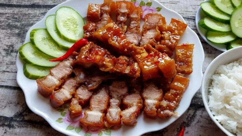 Giá heo hơi hôm nay 11/12: Giá tăng cả 3 miền, 11 tháng Việt Nam nhập khẩu thịt và phụ phẩm đạt mức kỷ lục tăng 14,2%