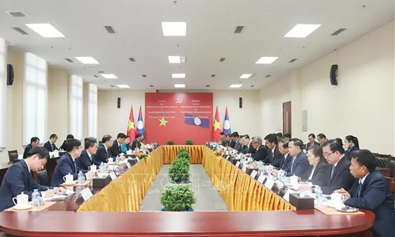 Party delegation visits Laos to affirm strong supports Laos' renovation efforts