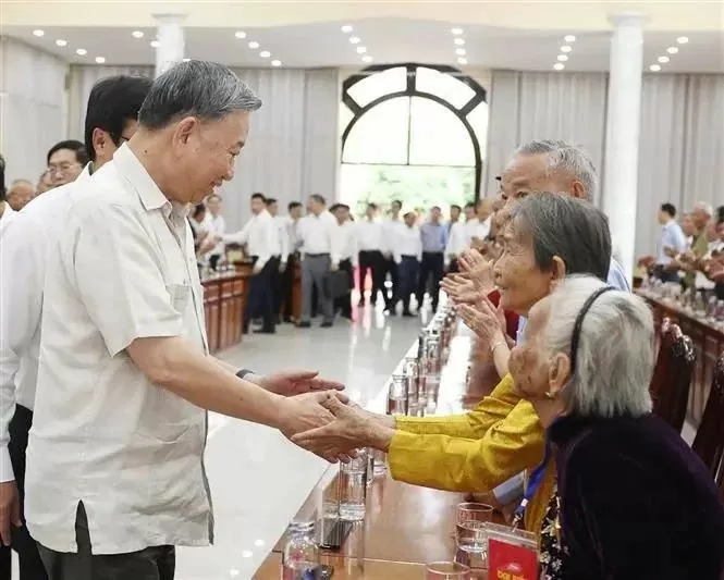 General Secretary To Lam visits Heroic Mothers, revolution contributors in Dong Thap