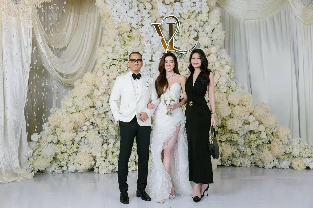 Dàn sao 'đổ bộ' đám cưới Hoa hậu Khánh Vân Dàn sao 'đổ bộ' đám cưới Hoa hậu Khánh Vân