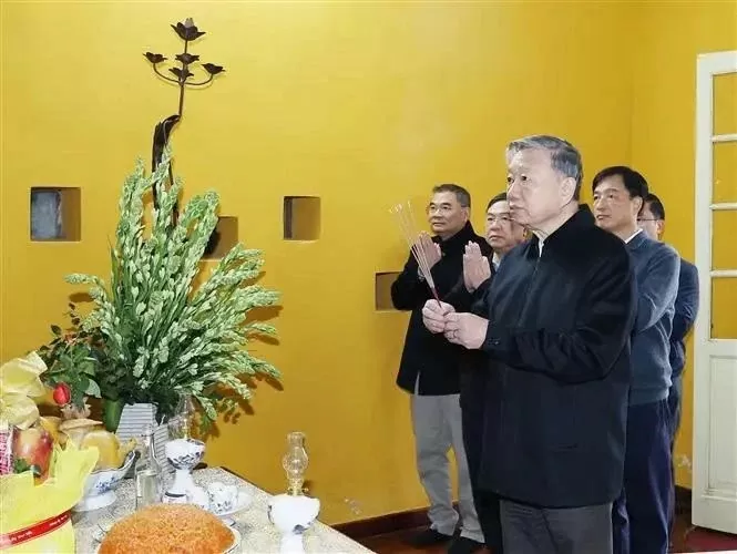 General Secretary To Lam pays tribute to President Ho Chi Minh at House 67