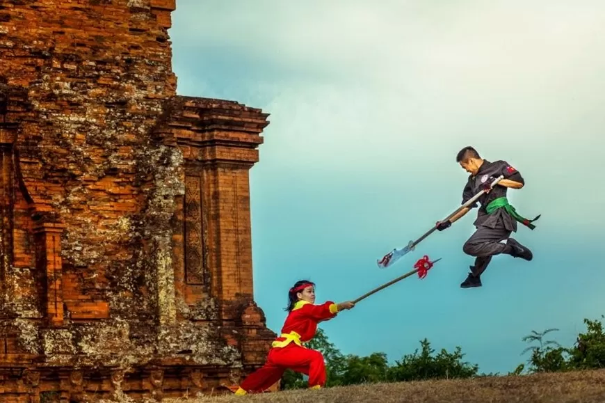 Biểu diễn thực chiến võ cổ truyền Bình Định. Ảnh: Nhiếp ảnh gia NGÔ KIM ĐỒNG