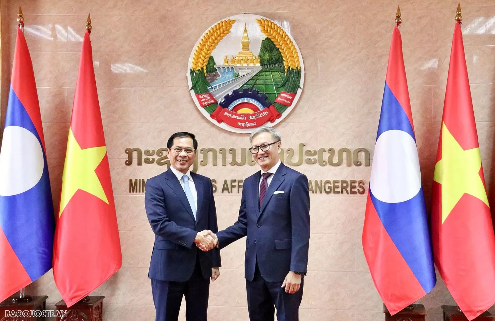 Vietnam, Laos hold 11th ministerial political consultation