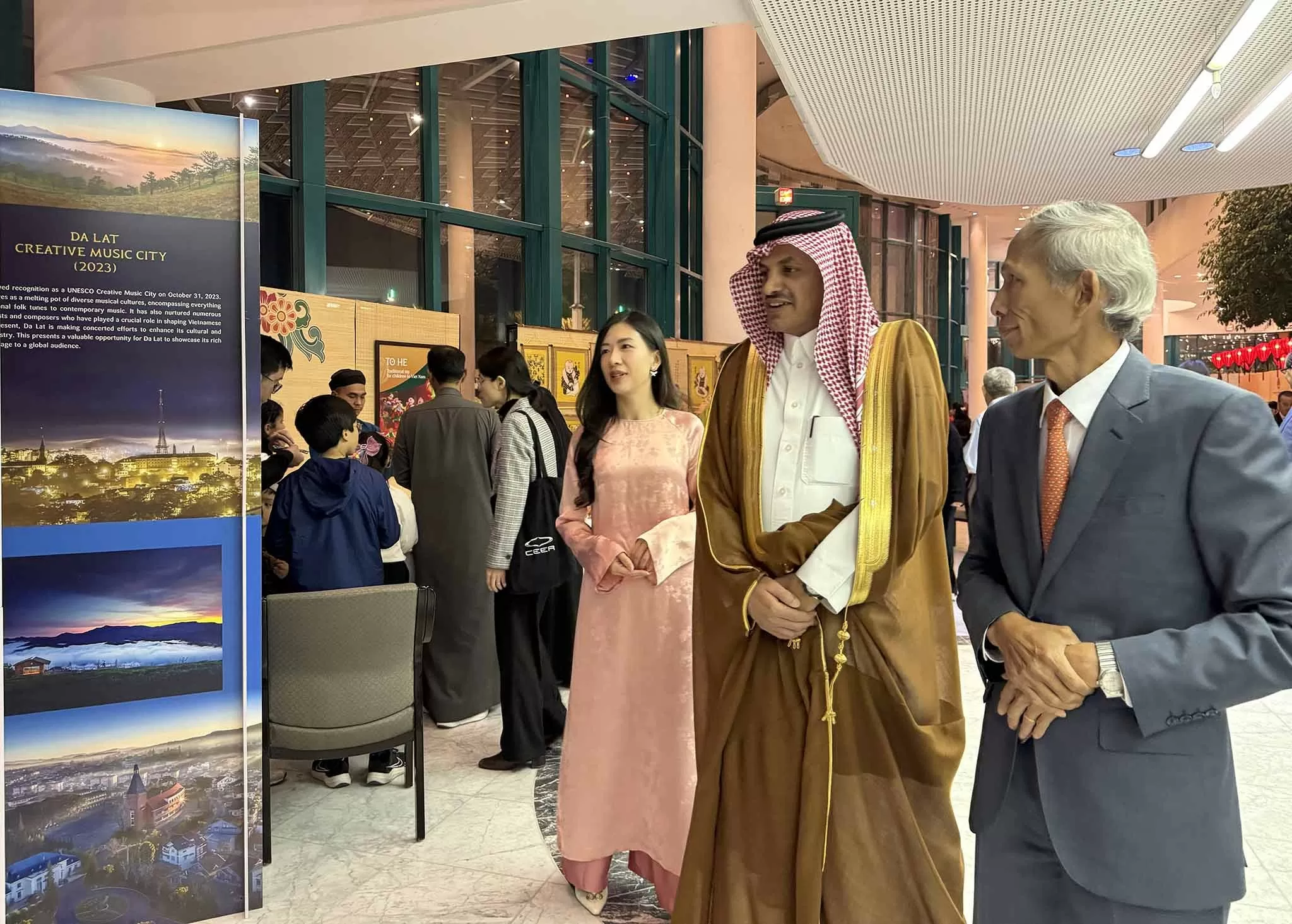 Ngày Việt Nam tại Saudi Arabia gây ấn tượng mạnh mẽ với công chúng sở tại Ngày Việt Nam tại Saudi Arabia gây ấn tượng mạnh mẽ với công chúng sở tại