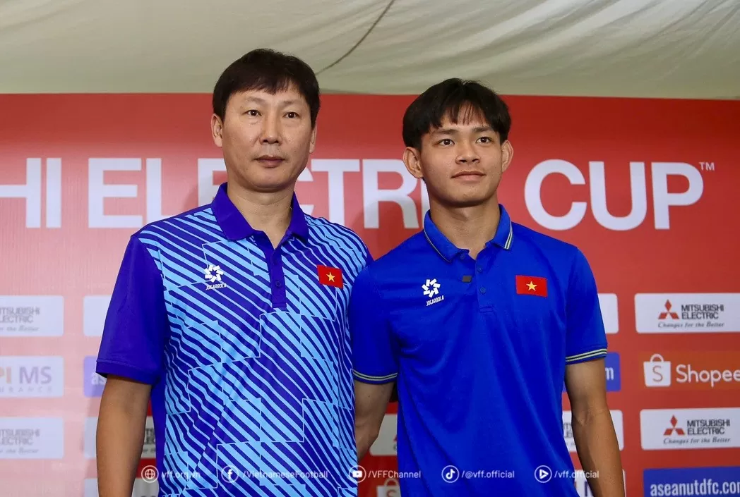 HLV Kim Sang Sik muốn tuyển Việt Nam sớm giành vé bán kết ASEAN Cup 2024 HLV Kim Sang Sik muốn tuyển Việt Nam sớm giành vé bán kết ASEAN Cup 2024