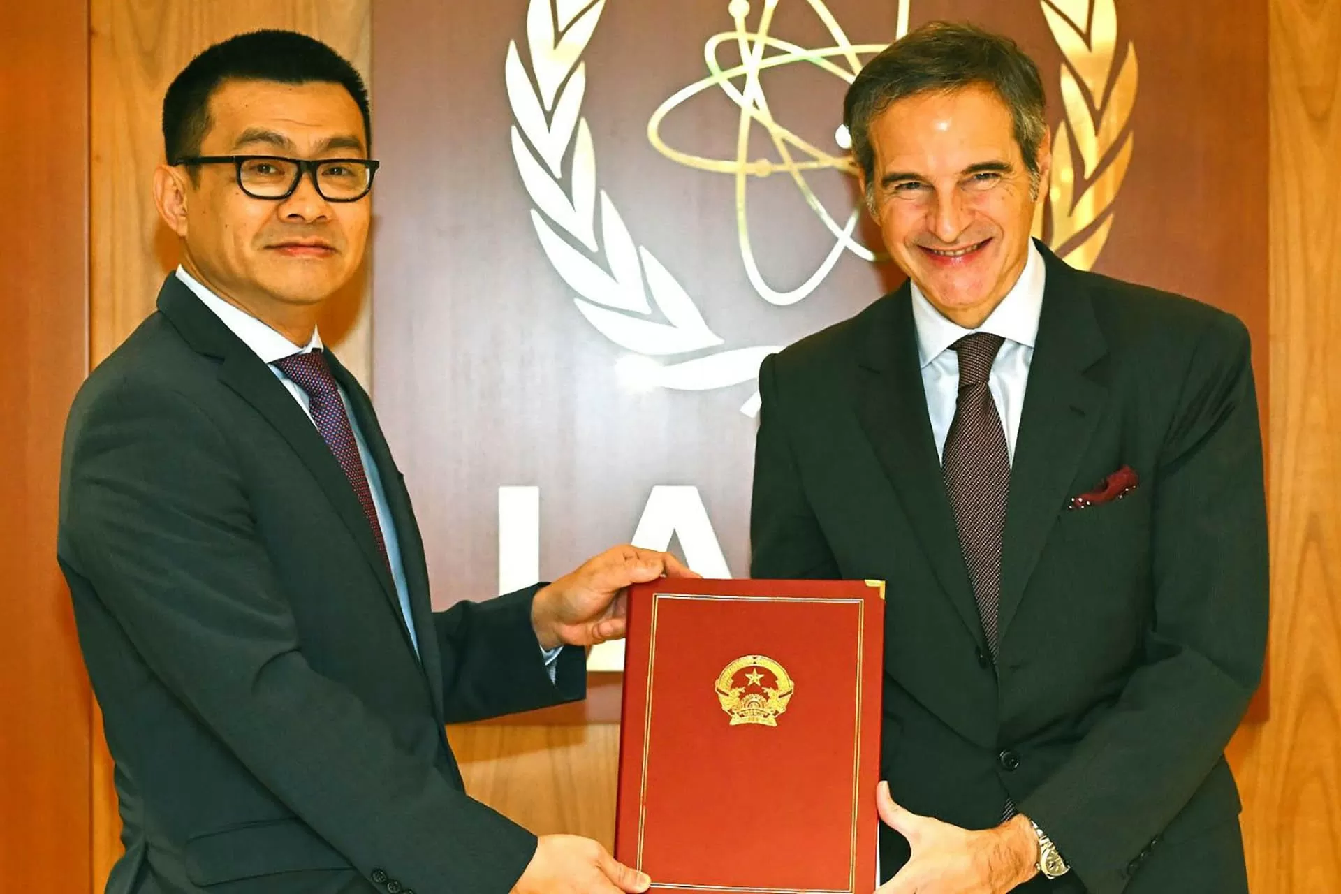 Đại sứ Vũ Lê Thái Hoàng trình Thư ủy nhiệm lên Tổng giám đốc IAEA