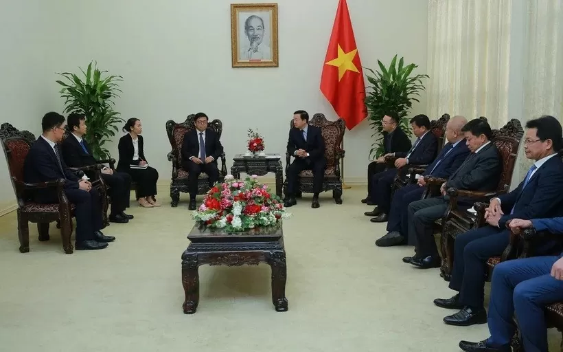 Deputy PM Tran Hong Ha receives leader of China Railway Signal & Communication