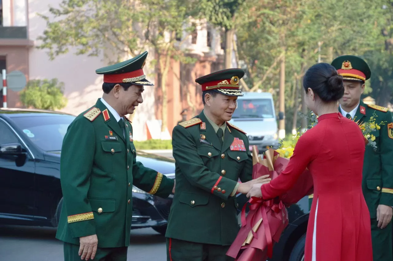 Đại tướng Phan Văn Giang tiếp đón, hội đàm với Bộ trưởng Quốc phòng Lào Khamliang Outhakaysone