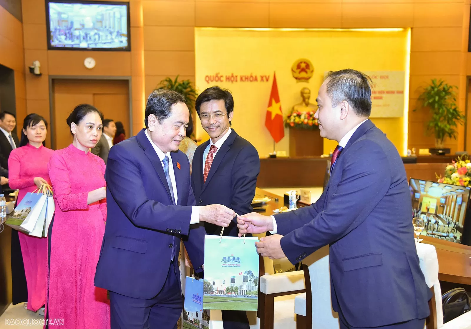 Chủ tịch Quốc hội tiếp các Trưởng cơ quan đại diện Việt Nam ở nước ngoài nhiệm kỳ 2024-2027 Chủ tịch Quốc hội tiếp các Trưởng cơ quan đại diện Việt Nam ở nước ngoài nhiệm kỳ 2024-2027