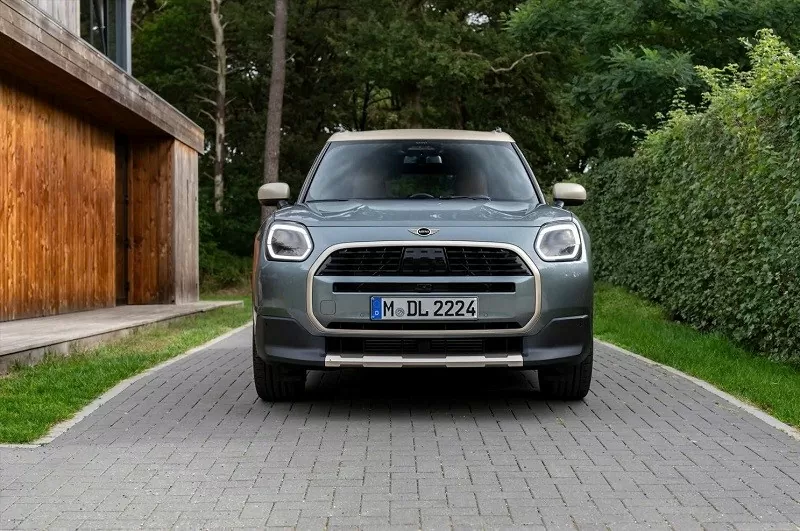 Mini Countryman thế hệ mới ra mắt thị trường Việt Nam, giá dự kiến khoảng 2,2 tỷ