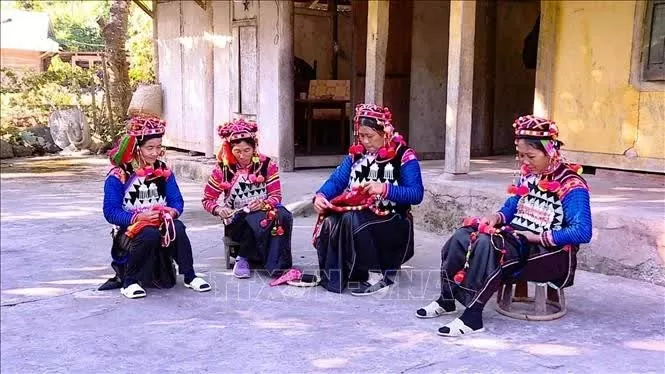 Almost Ha Nhi ethnic women know how to make embroidery.