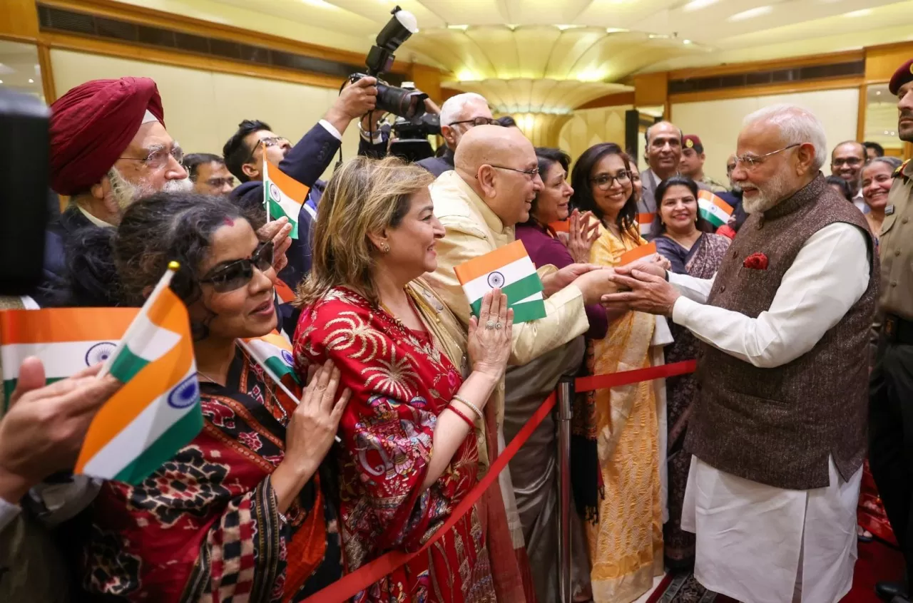 Thủ tướng Ấn Độ Narendra Modi gặp gỡ cộng đồng người Ấn Độ tại Kuwait, ngày 21/12/2024. (Nguồn: X)