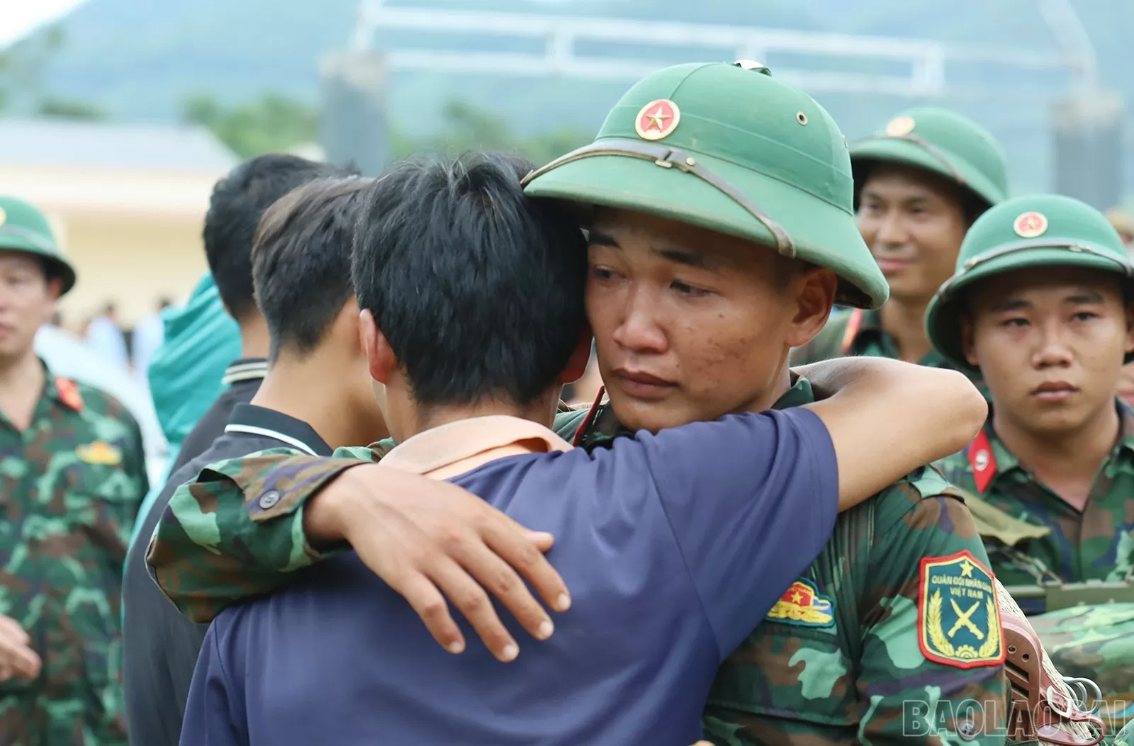 Đố vui cuối tuần: 'Từ nhân dân mà ra' là cuốn hồi ký nổi tiếng của ai?