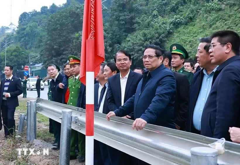 Thủ tướng Phạm Minh Chính khảo sát tuyến đường sắt Lào Cai-Hà Nội-Hải Phòng