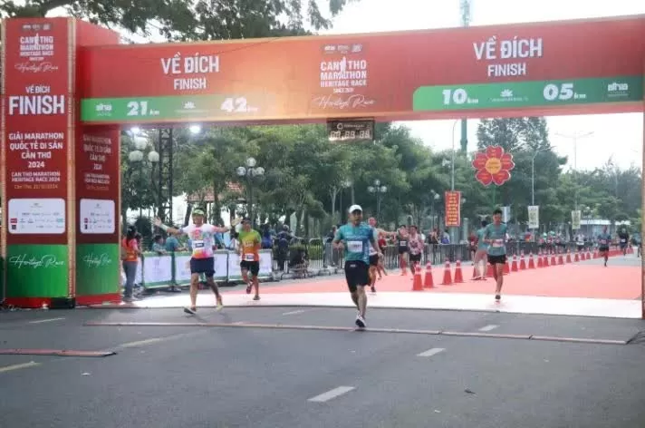 Over 9,000 runners join Can Tho international marathon