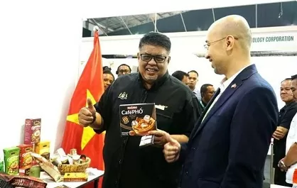 Vietnamese products make waves at Malaysia’s halal festival