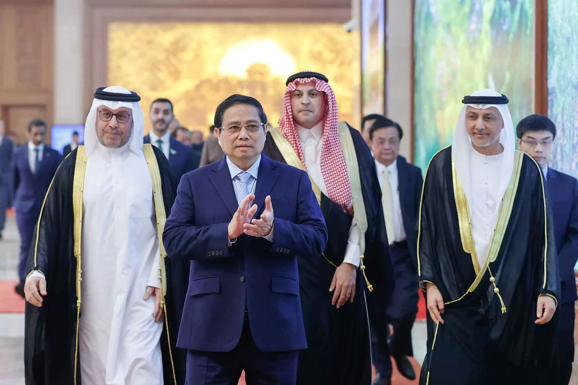 PM Pham Minh Chinh urges realisation of high-level agreements with Saudi Arabia, UAE, Qatar