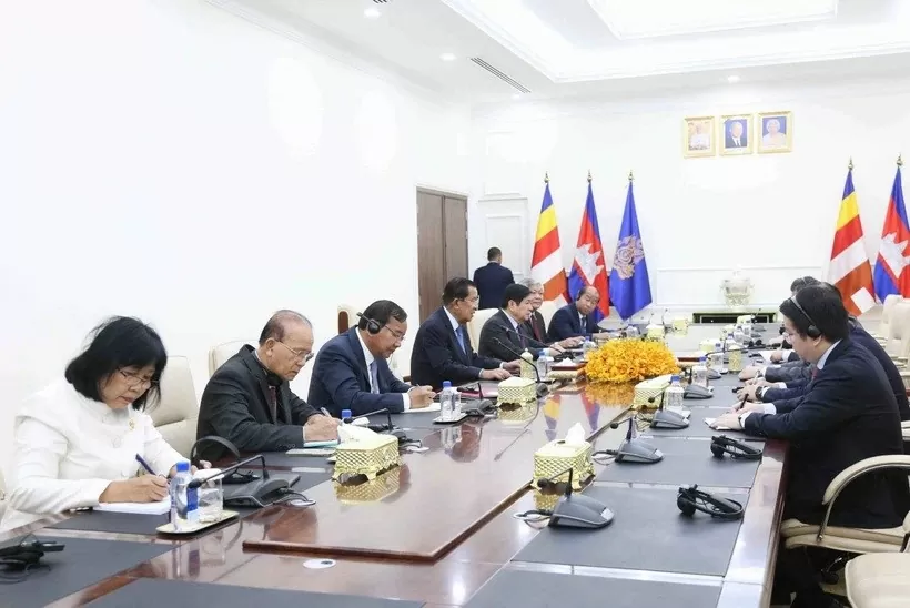 Party  pays working visit to Cambodia