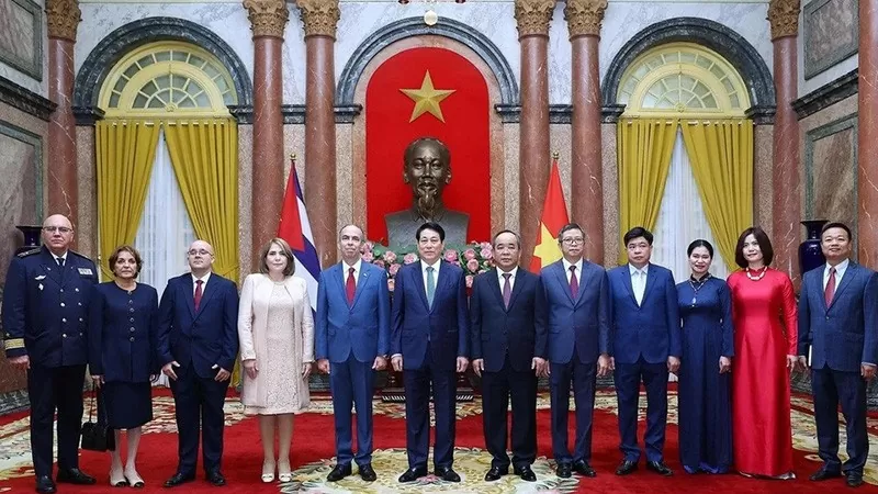 Chủ tịch nước Lương Cường tiếp Đại sứ Cuba đến trình Quốc thư Chủ tịch nước Lương Cường tiếp Đại sứ Cuba đến trình Quốc thư