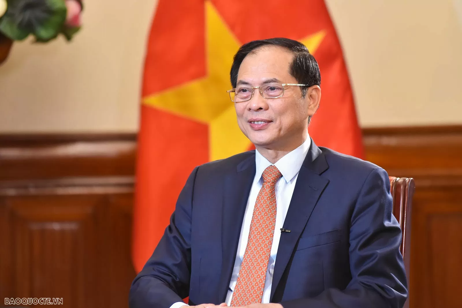 Chân dung Phó Thủ tướng, Bộ trưởng Ngoại giao Bùi Thanh Sơn, trả lời phỏng vấn báo chí. (Ảnh: Tuấn Anh) Chân dung Phó Thủ tướng, Bộ trưởng Ngoại giao Bùi Thanh Sơn, trả lời phỏng vấn báo chí. (Ảnh: Tuấn Anh)