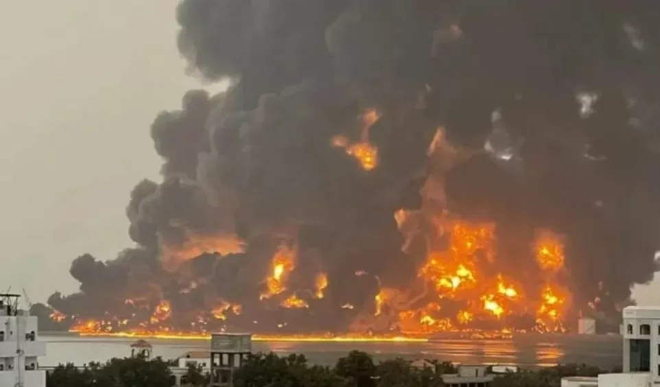 Yemen: Israel tấn công sân bay quốc tế Sanaa đúng lúc Tổng giám đốc WHO chuẩn bị lên máy bay Yemen: Israel tấn công sân bay quốc tế Sanaa đúng lúc Tổng giám đốc WHO chuẩn bị lên máy bay