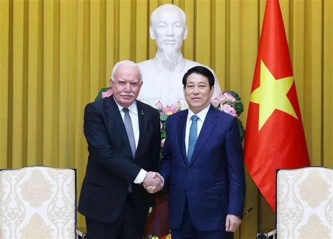 President Luong Cuong hosts Special Envoy of Palestinian President