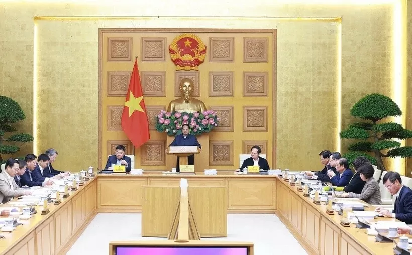 PM Pham Minh Chinh asks for revisions to avoid legal vacuum during apparatus restructuring