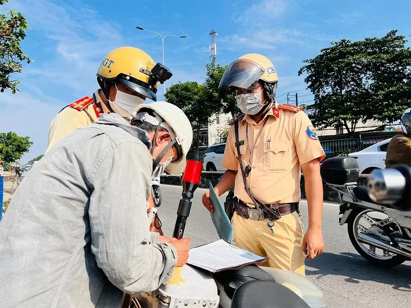 Gửi phản ánh vi phạm giao thông bằng VNeTraffic đơn giản, nhanh chóng