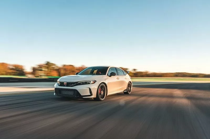 Honda Civic Type R tại Việt Nam âm thầm tăng giá bán