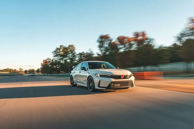 Honda Civic Type R tại Việt Nam âm thầm tăng giá bán