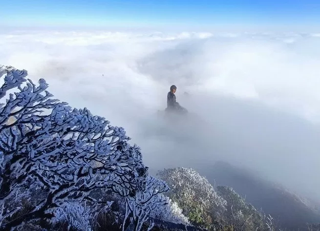 Mount. Fansipan coated in frost in first days of New year