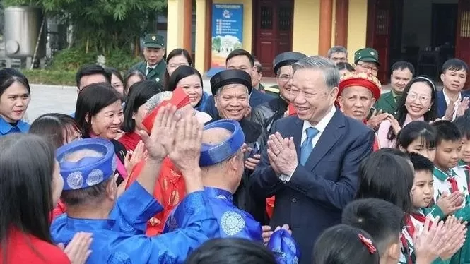 General Secretary To Lam visits, extends Tet greetings to Hung Yen's officials, people