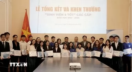 Vietnamese students in Russia promote homeland's image