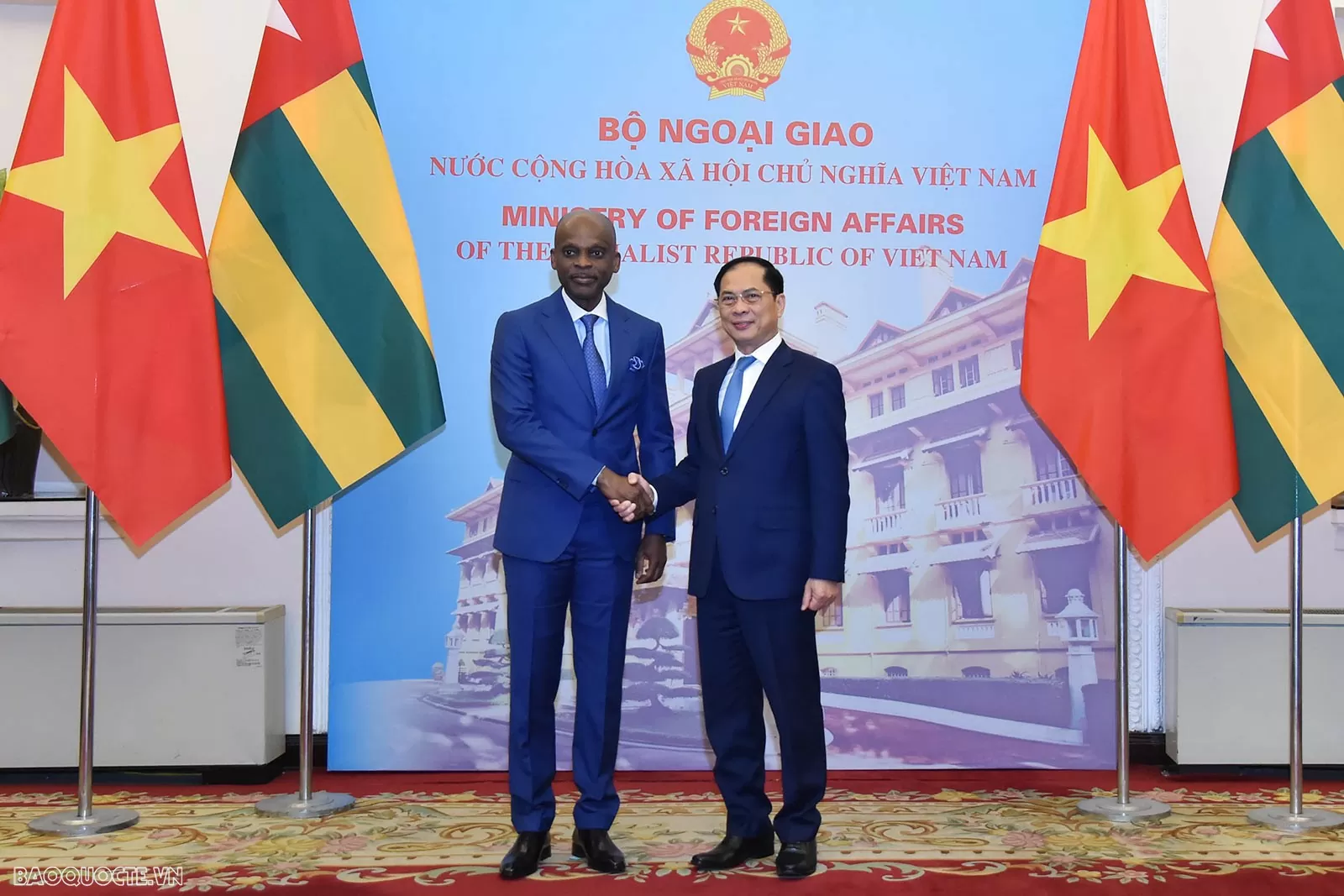 Vietnam, Togo Foreign Ministers hold talks to develop relations in effective, substantive manner