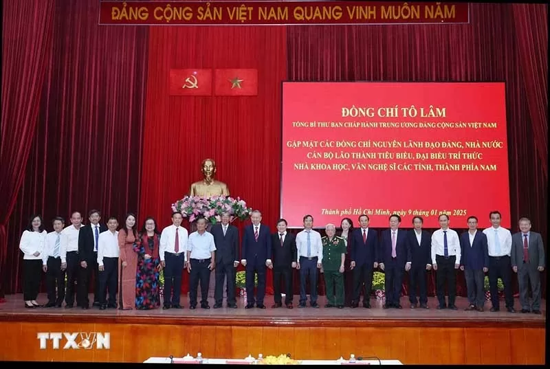 Tổng Bí thư gặp mặt nguyên lãnh đạo Đảng, Nhà nước, cán bộ lão thành, trí thức, nhà khoa học, văn nghệ sĩ các tỉnh, thành phố phía Nam