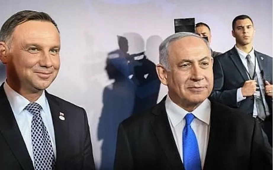 Tổng thống Ba Lan Andrzej Duda (trái) và Thủ tướng Israel Benjamin Netanyahu được nhìn thấy trong hội nghị về Hòa bình và An ninh ở Trung Đông tại Warsaw, vào ngày 13 tháng 2 năm 2019 (Janek SKARZYNSKI / AFP)