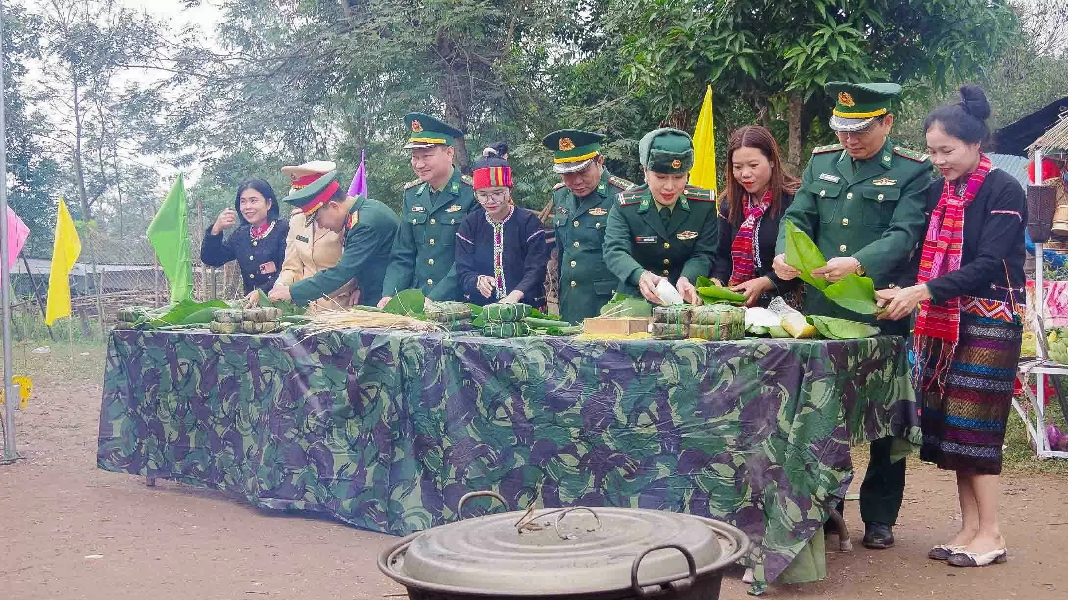 Quảng Trị: Mang Xuân đến bà con nơi biên giới